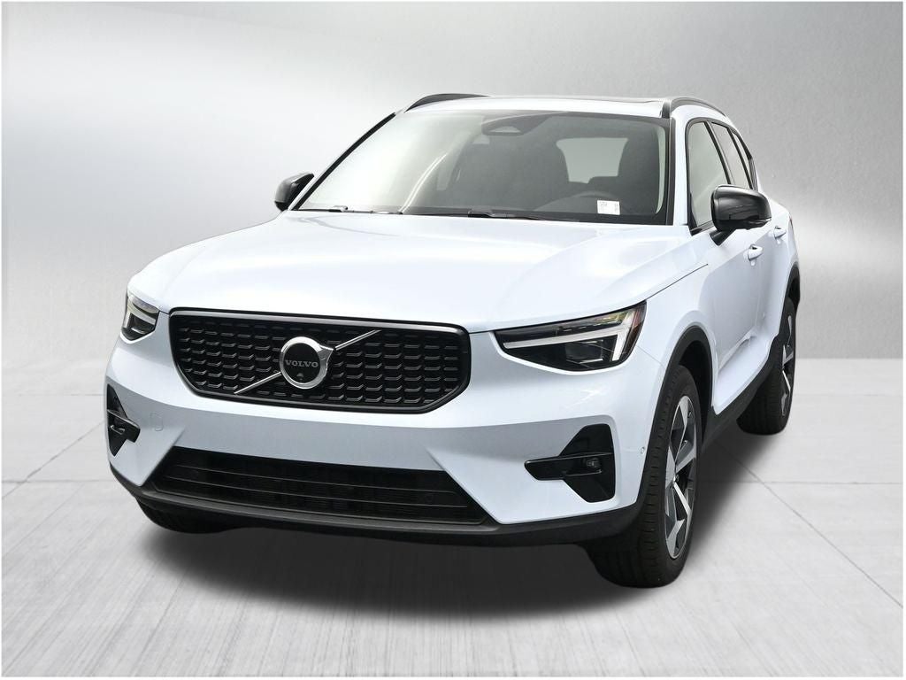 2026 Volvo XC40 B5 Plus
