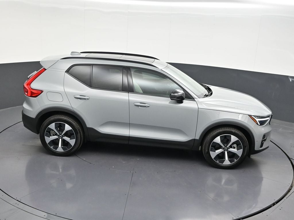 2026 Volvo XC40 B5 Plus