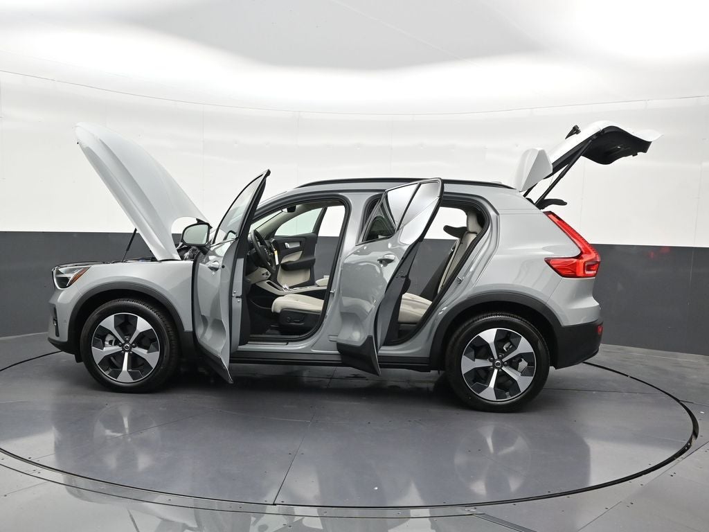2026 Volvo XC40 B5 Plus