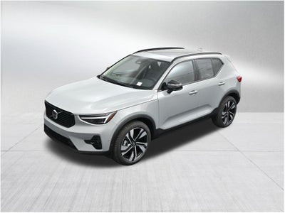 2026 Volvo XC40 B5 Plus
