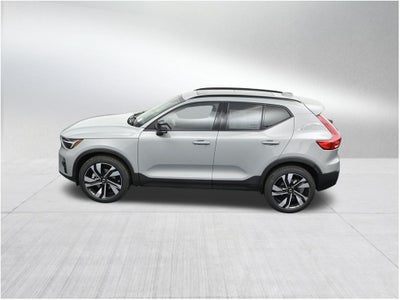 2026 Volvo XC40 B5 Plus