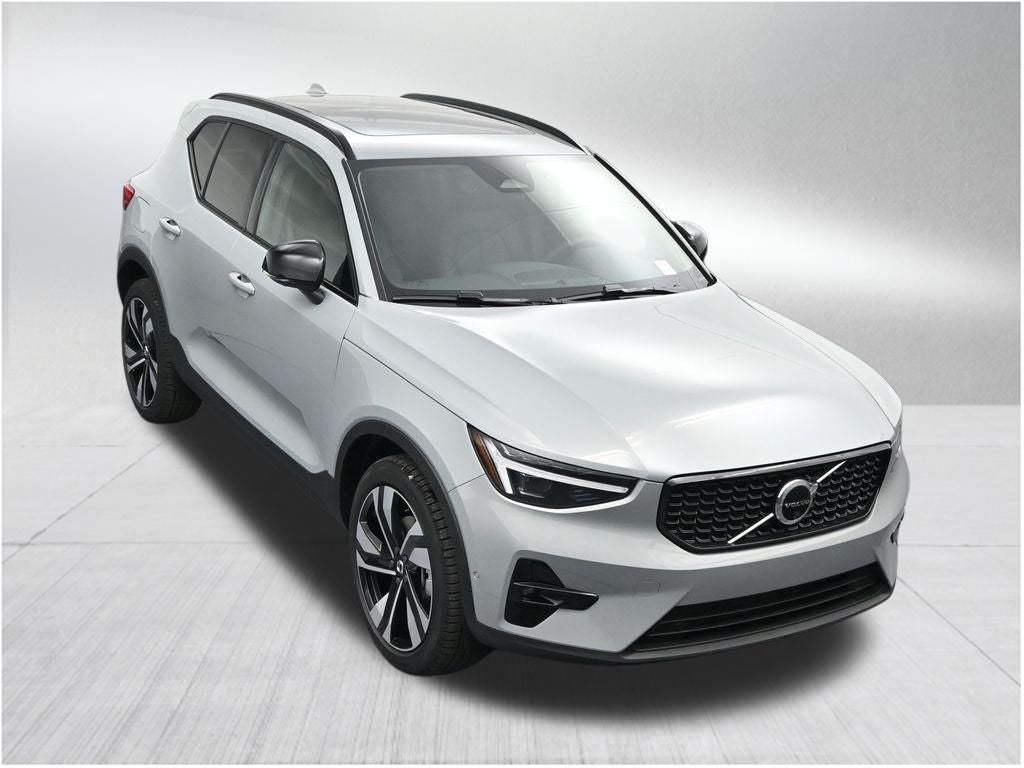 2026 Volvo XC40 B5 Plus