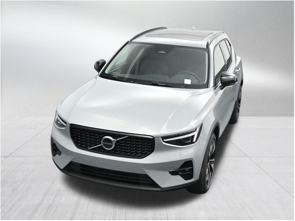 2026 Volvo XC40 B5 Plus