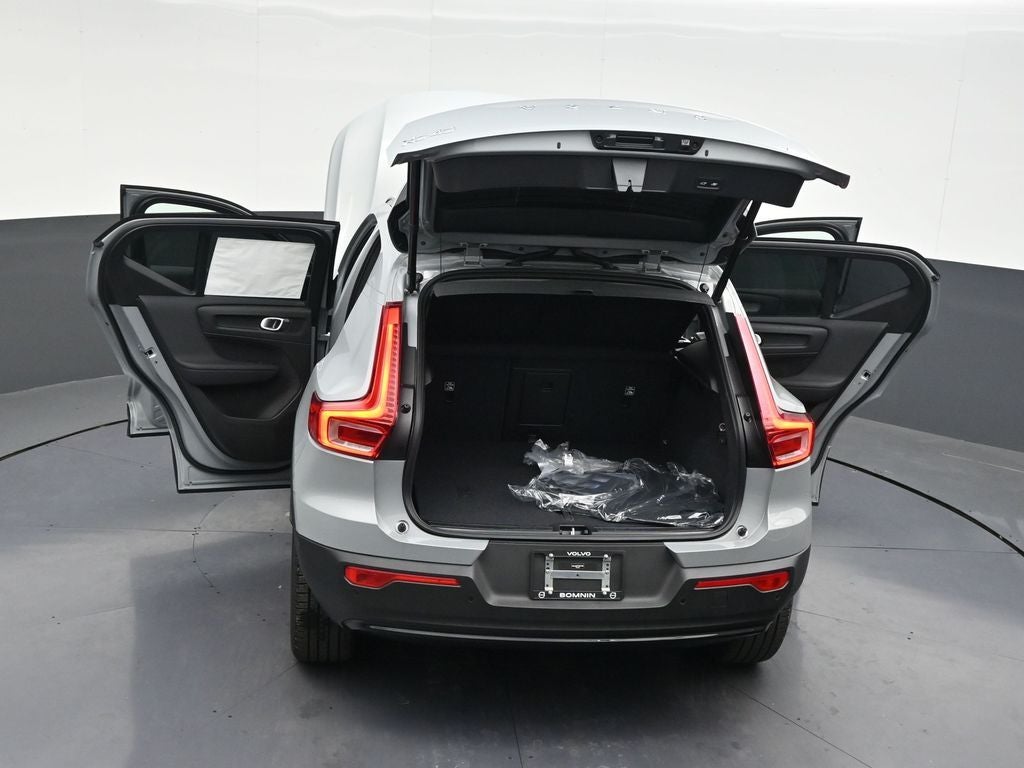 2026 Volvo XC40 B5 Plus