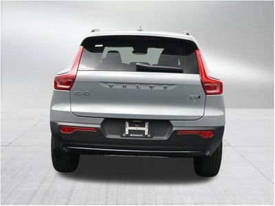 2026 Volvo XC40 B5 Plus