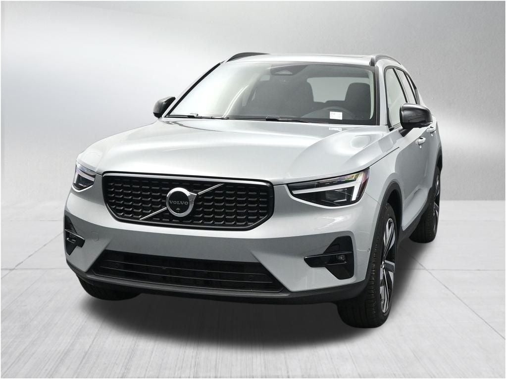 2026 Volvo XC40 B5 Plus
