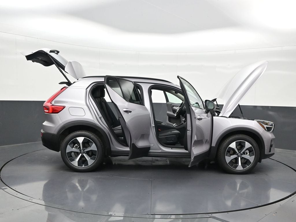 2026 Volvo XC40 B5 Plus