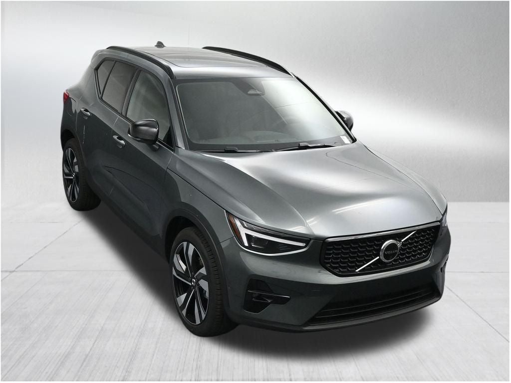2026 Volvo XC40 B5 Plus