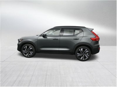 2026 Volvo XC40 B5 Plus