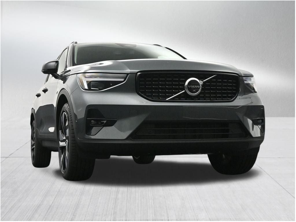 2026 Volvo XC40 B5 Plus
