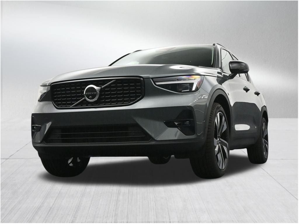 2026 Volvo XC40 B5 Plus