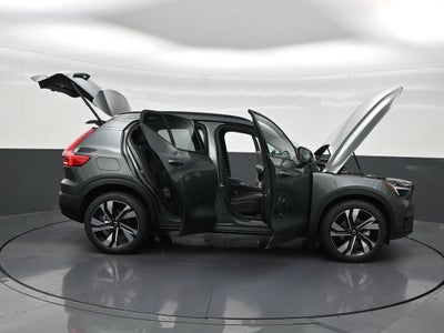 2026 Volvo XC40 B5 Plus