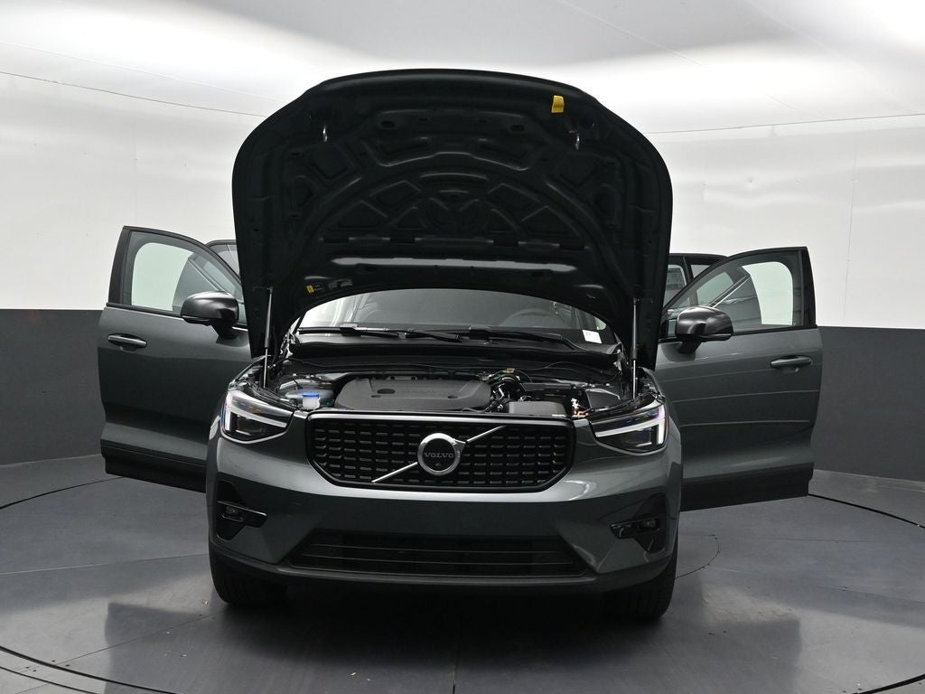 2026 Volvo XC40 B5 Plus