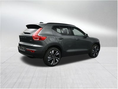 2026 Volvo XC40 B5 Plus