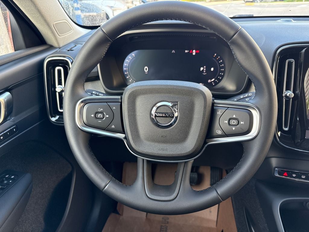 2026 Volvo XC40 B5 Plus