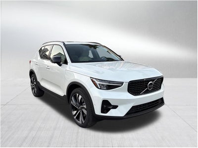 2026 Volvo XC40 B5 Plus