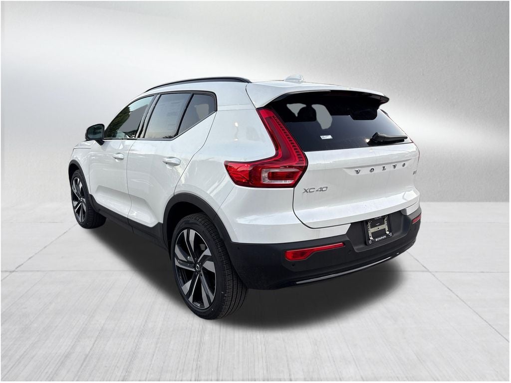 2026 Volvo XC40 B5 Plus