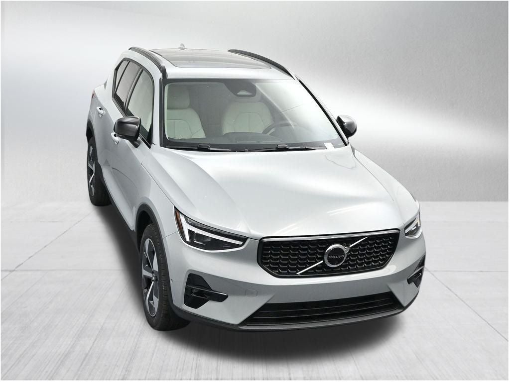 2026 Volvo XC40 B5 Plus