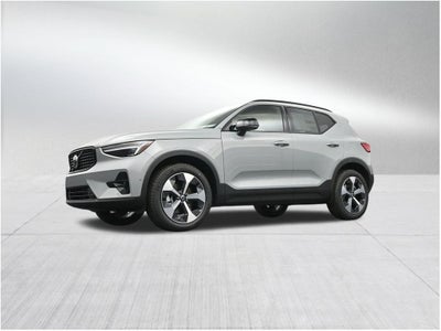 2026 Volvo XC40 B5 Plus