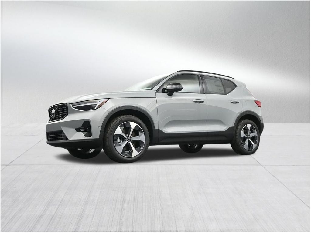 2026 Volvo XC40 B5 Plus