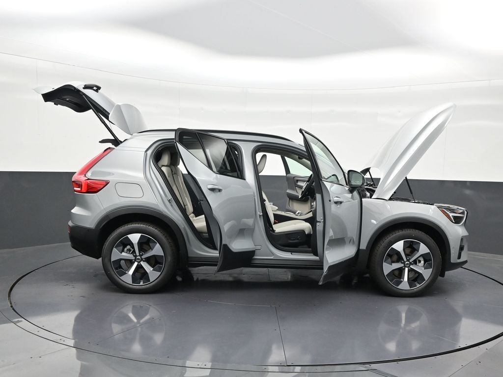 2026 Volvo XC40 B5 Plus