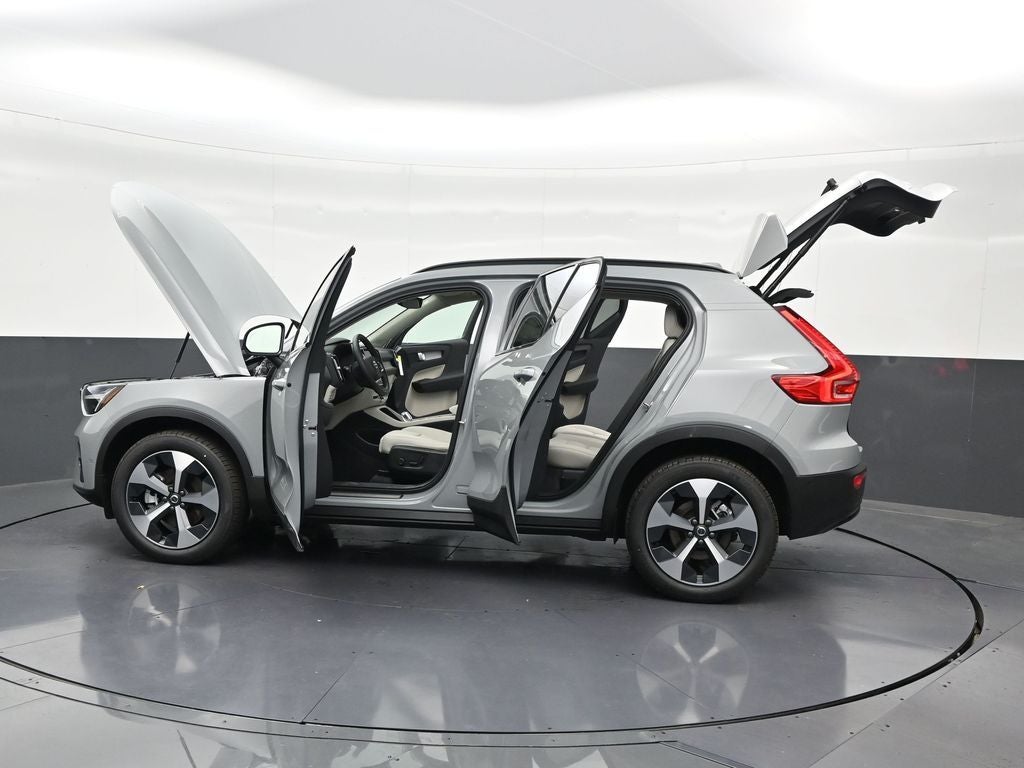 2026 Volvo XC40 B5 Plus