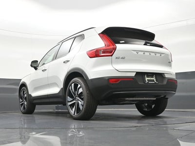 2026 Volvo XC40 B5 Plus