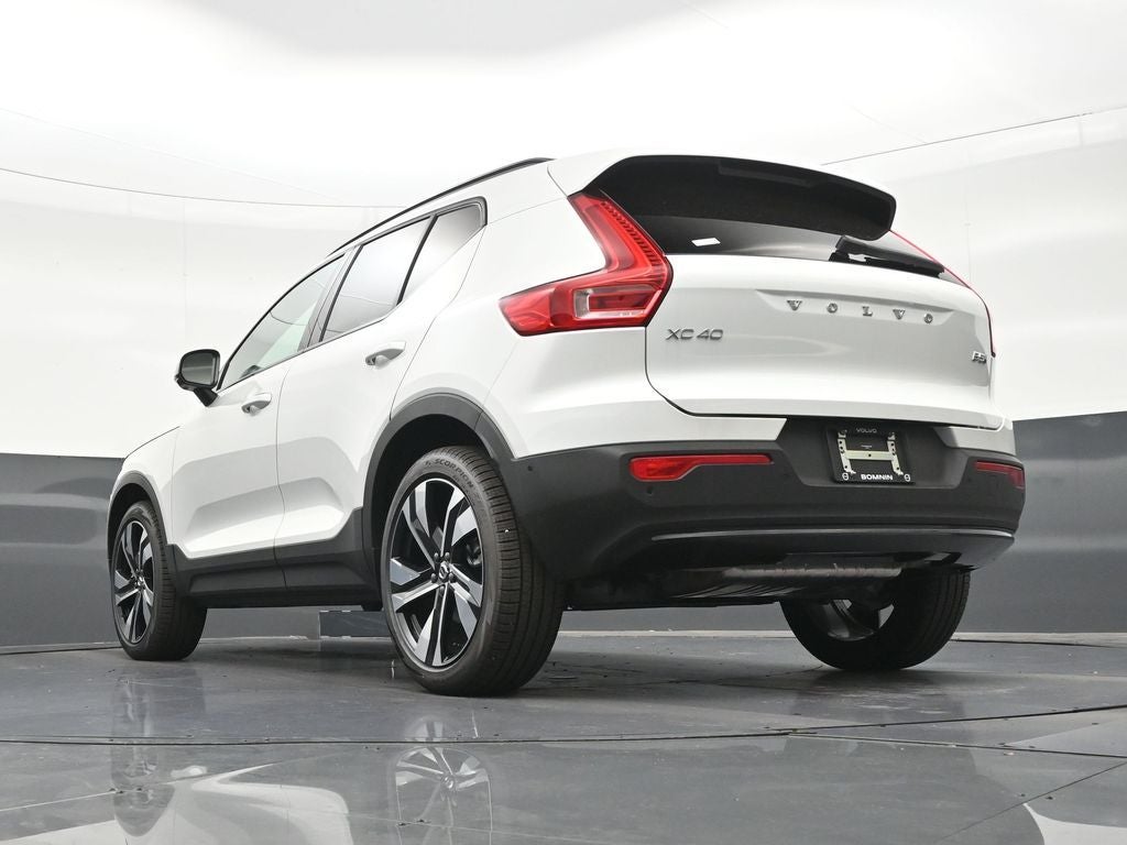 2026 Volvo XC40 B5 Plus