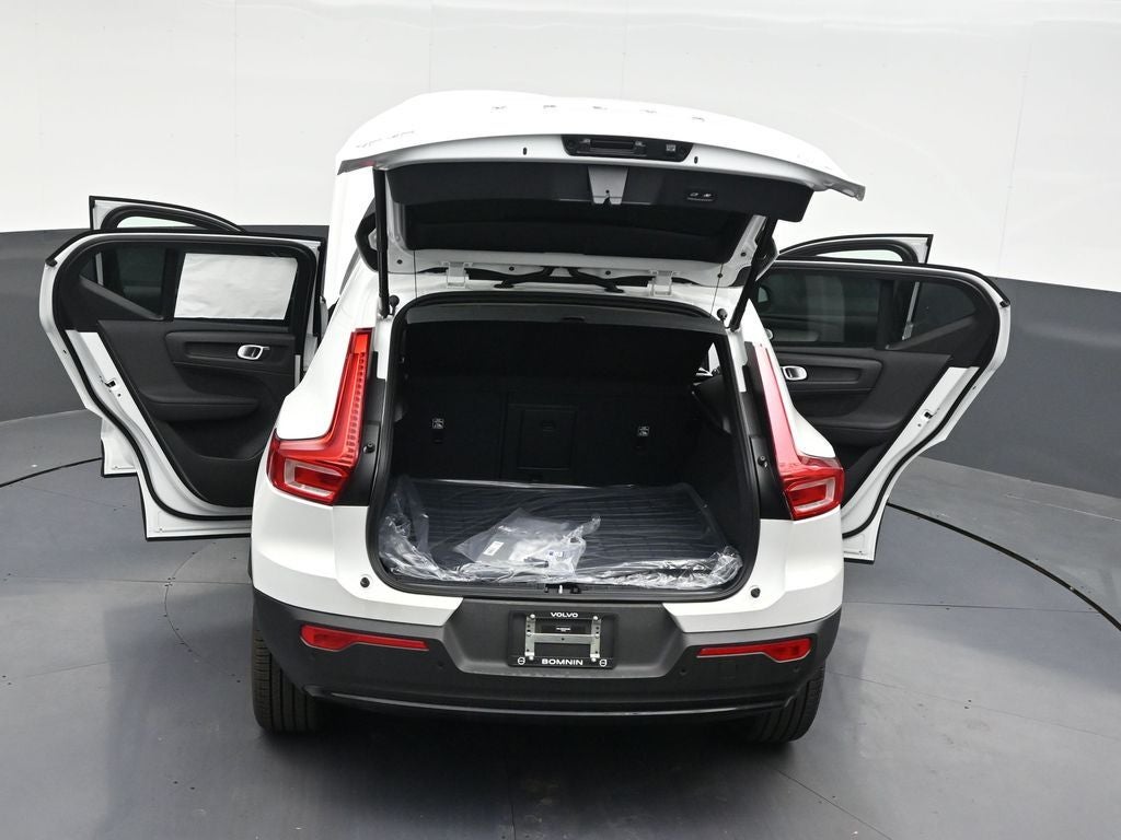 2026 Volvo XC40 B5 Plus
