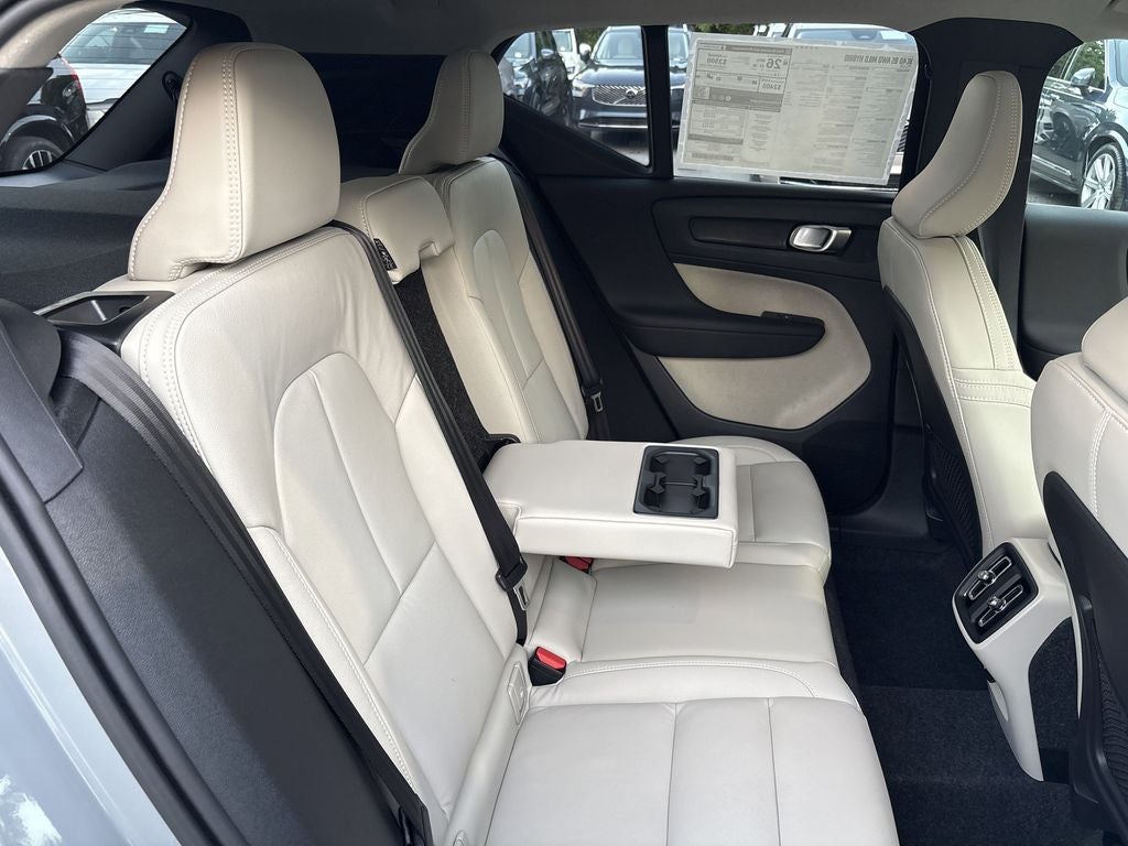 2026 Volvo XC40 B5 Plus