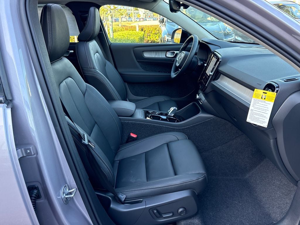2026 Volvo XC40 B5 Plus