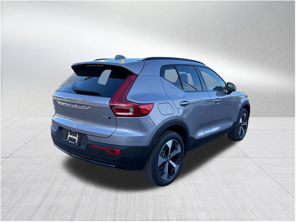 2026 Volvo XC40 B5 Plus