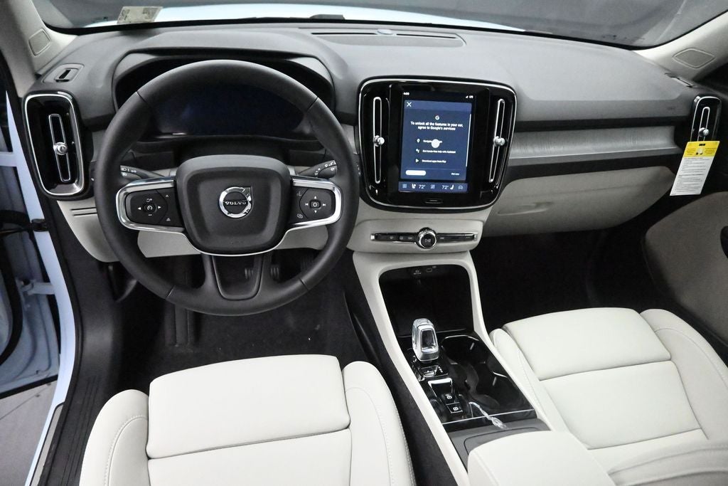 2026 Volvo XC40 B5 Plus