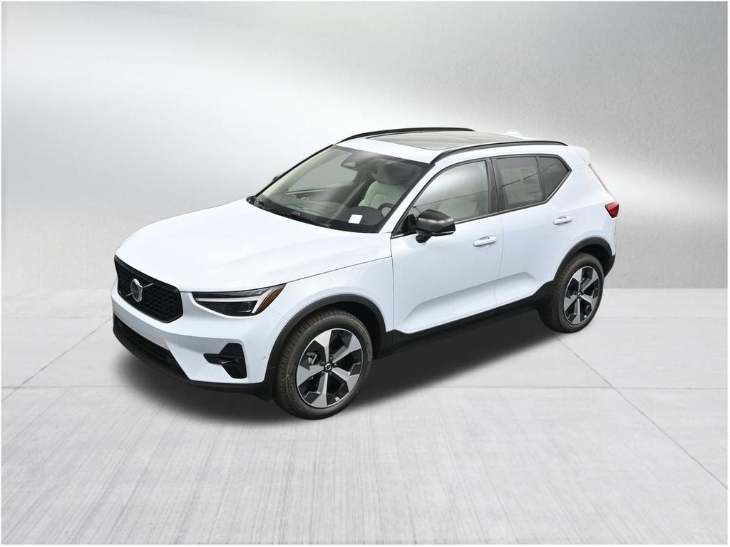 2026 Volvo XC40 B5 Plus