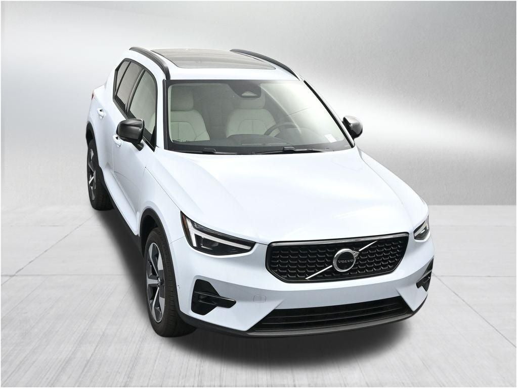 2026 Volvo XC40 B5 Plus