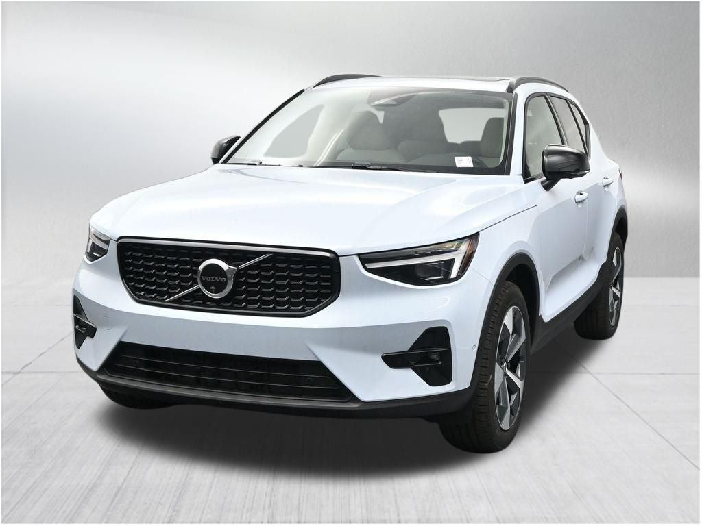 2026 Volvo XC40 B5 Plus