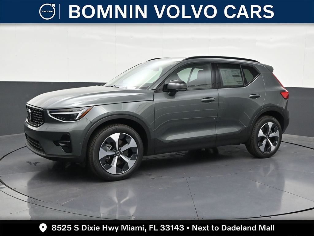 2026 Volvo XC40 B5 Plus