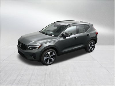 2026 Volvo XC40 B5 Plus