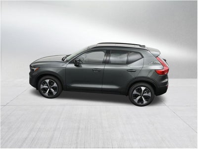2026 Volvo XC40 B5 Plus