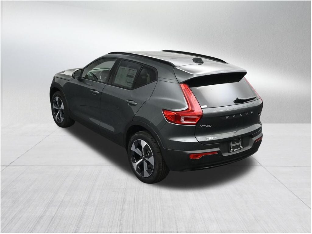 2026 Volvo XC40 B5 Plus