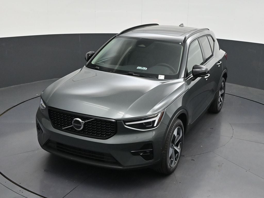 2026 Volvo XC40 B5 Plus