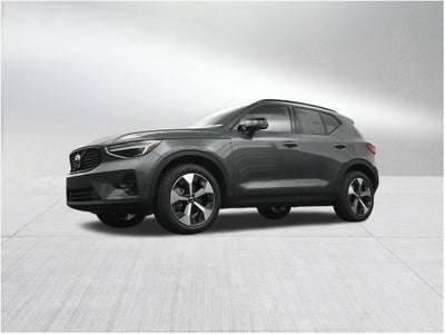2026 Volvo XC40 B5 Plus