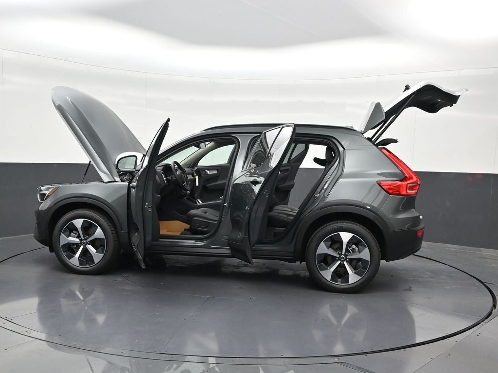 2026 Volvo XC40 B5 Plus