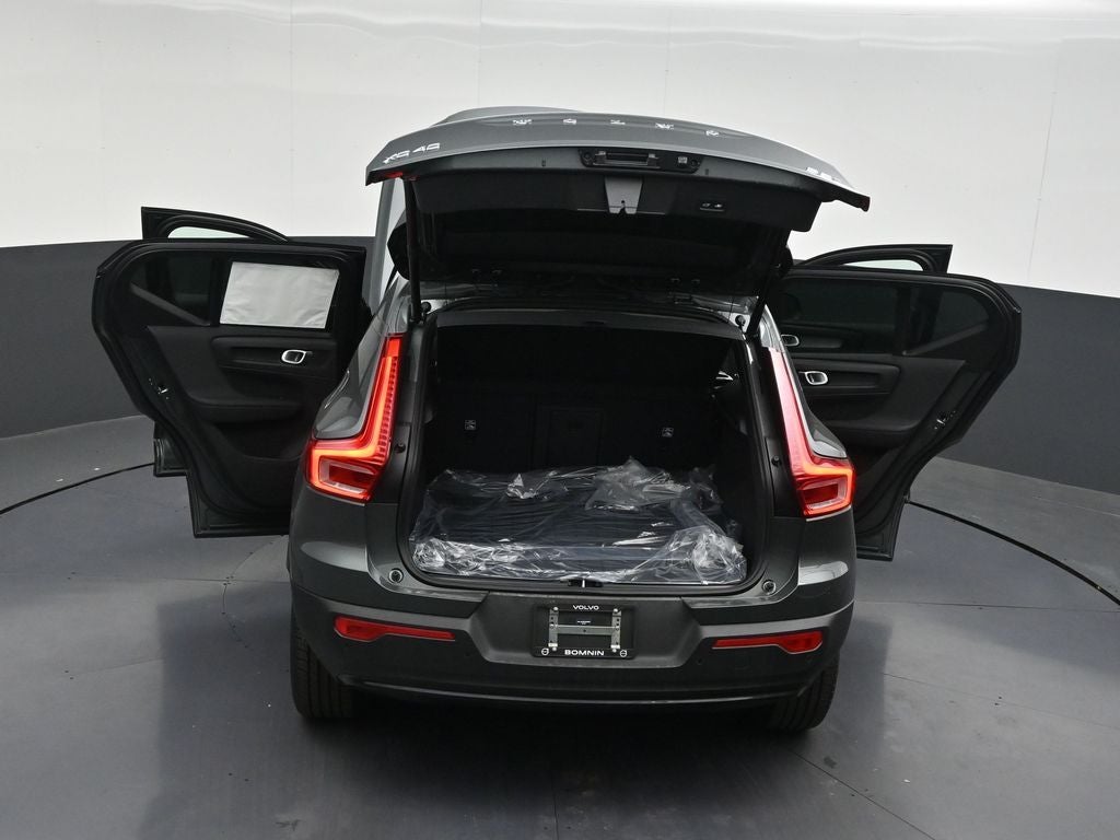 2026 Volvo XC40 B5 Plus
