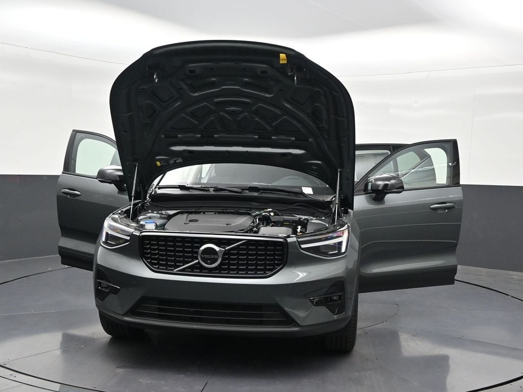 2026 Volvo XC40 B5 Plus