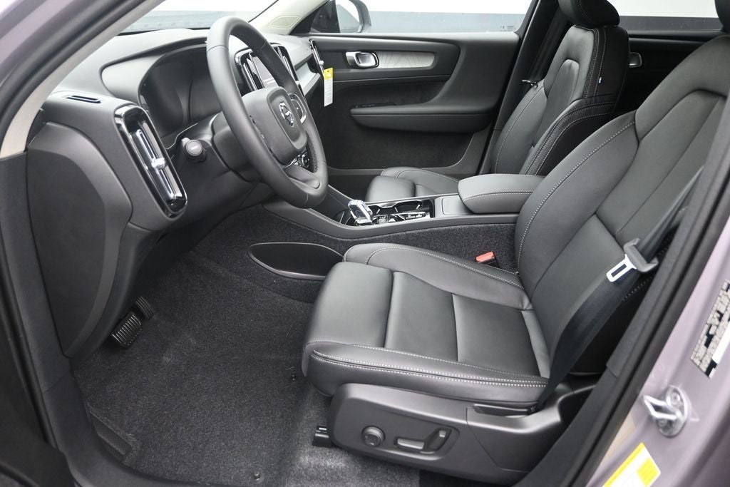 2026 Volvo XC40 B5 Plus