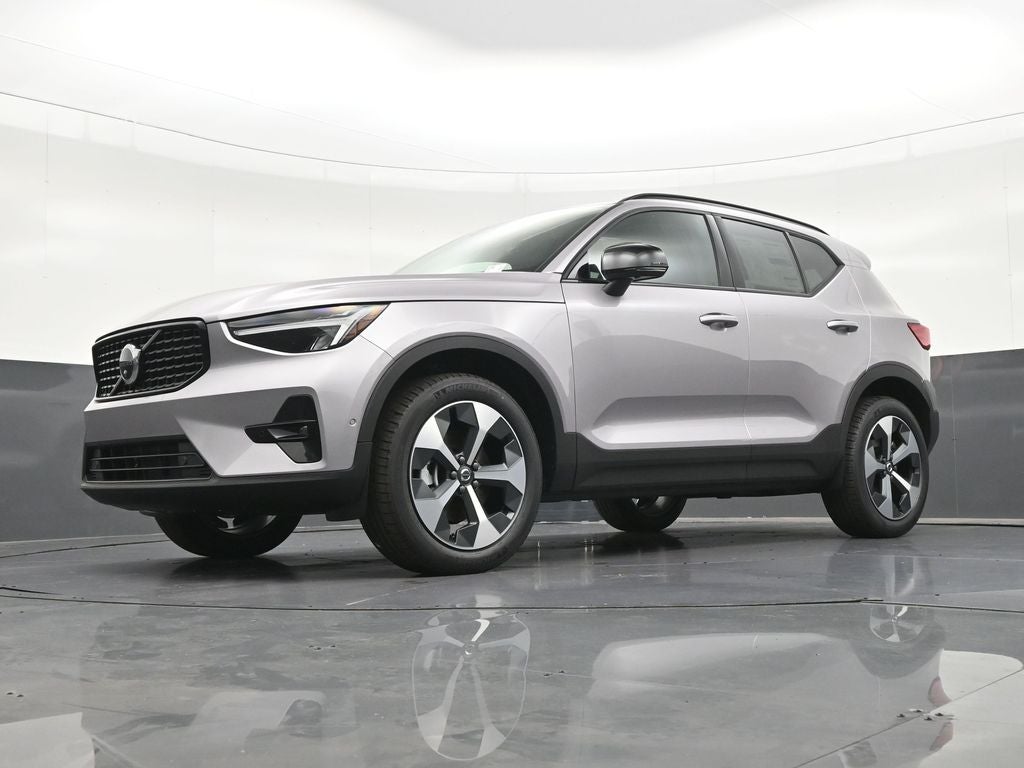 2026 Volvo XC40 B5 Plus