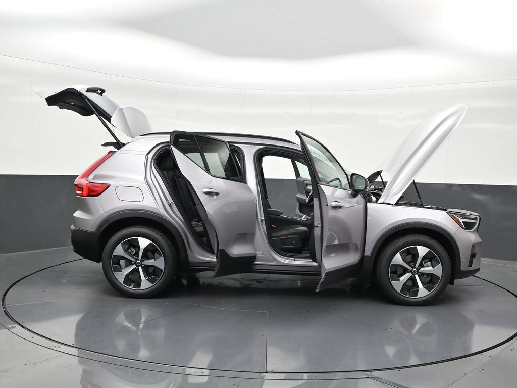 2026 Volvo XC40 B5 Plus