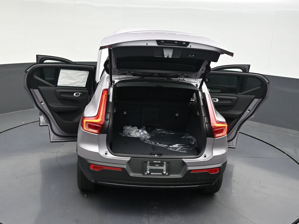 2026 Volvo XC40 B5 Plus