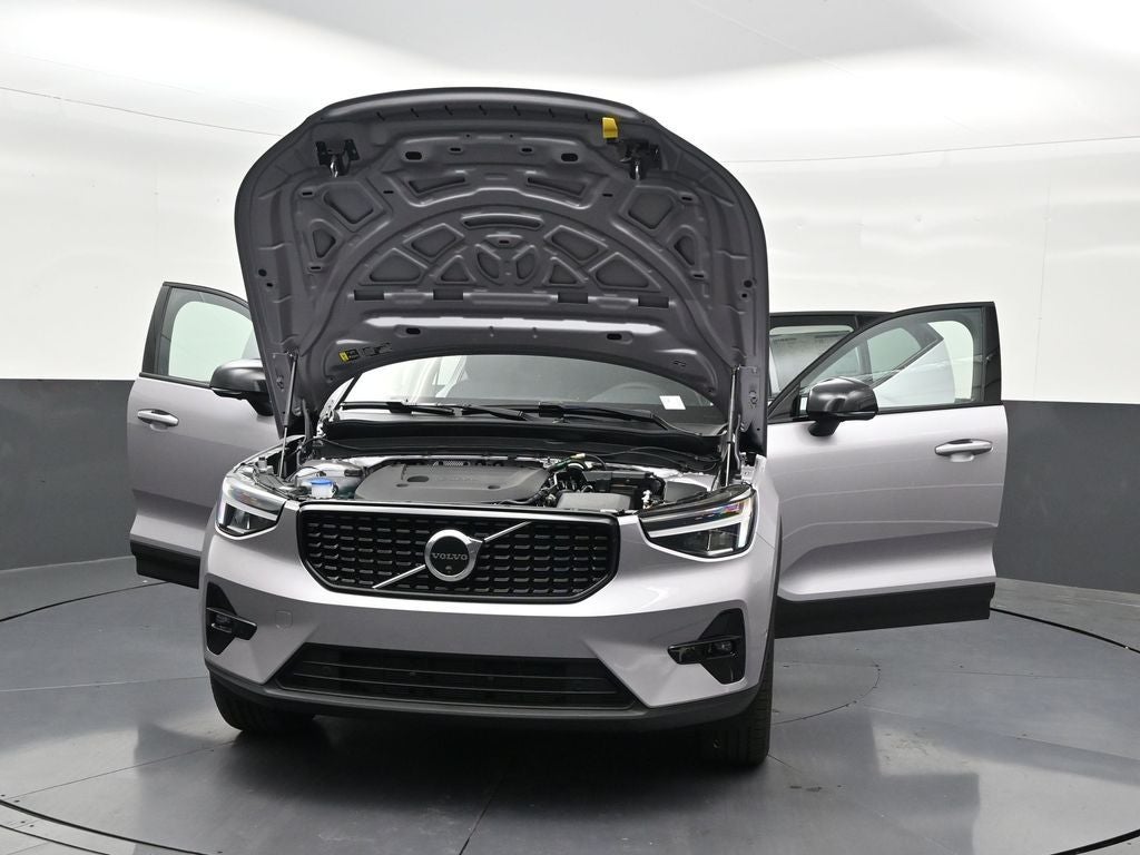 2026 Volvo XC40 B5 Plus